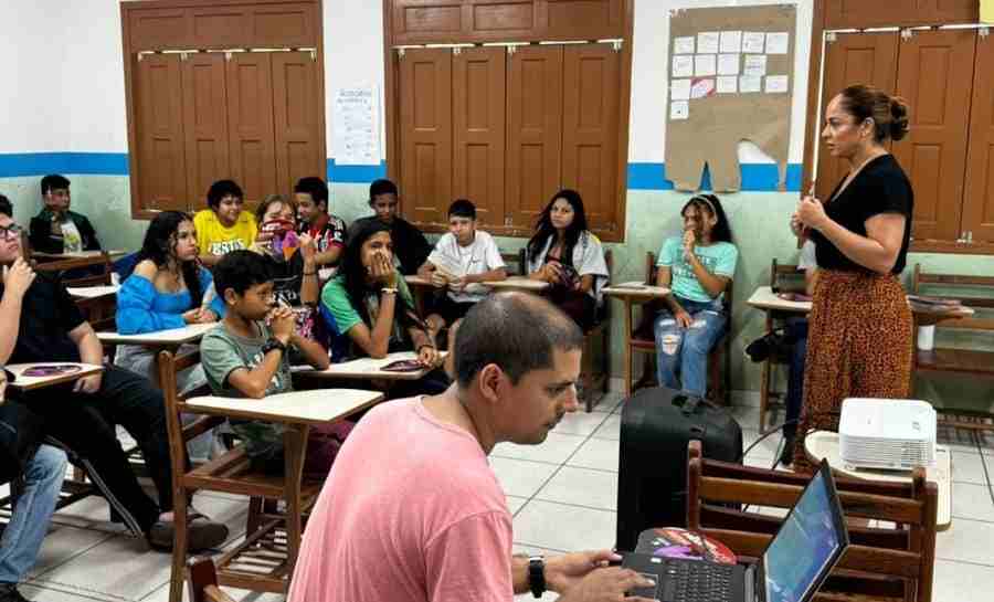 TJAC realiza palestra sobre violência de gênero em escola de Rio Branco